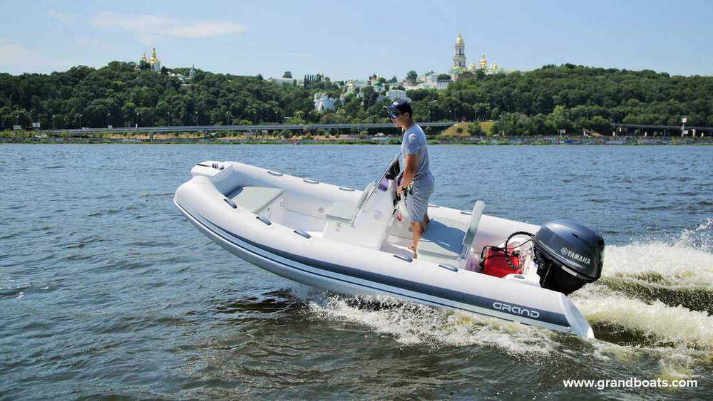 Лодка РИБ GRAND SILVER LINE S420N