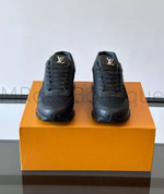 Мужские кроссовки Louis Vuitton Run Away черного цвета с логотипом