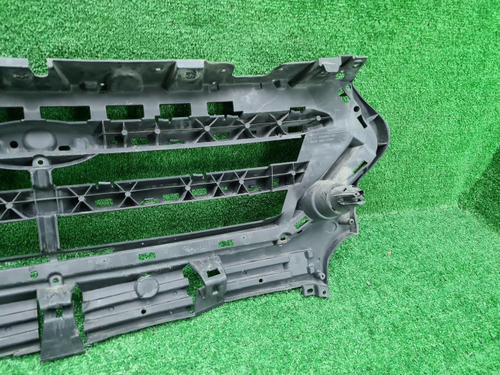 Кронштейн решетки радиатора Ford Kuga 2 (16-19)