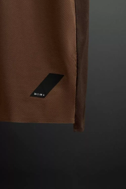 ZARA СПОРТИВНАЯ ФУТБОЛКА В СТИЛЕ КОЛОР-БЛОК, КОРИЧНЕВЫЙ