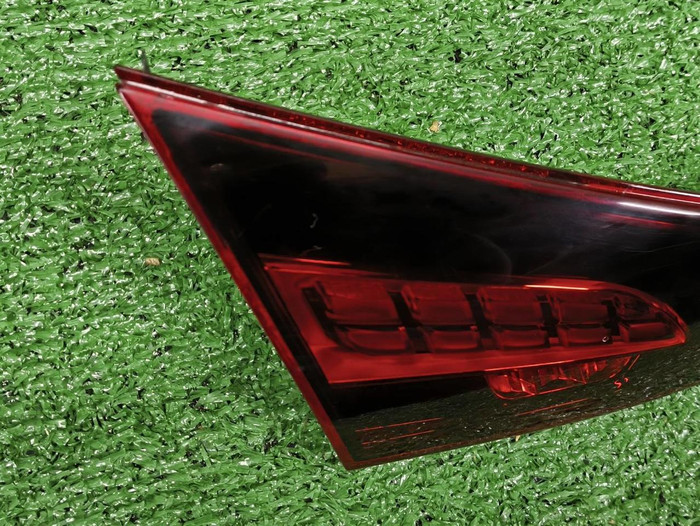 Фонарь левый внутренний Mercedes E W213 (20-23)