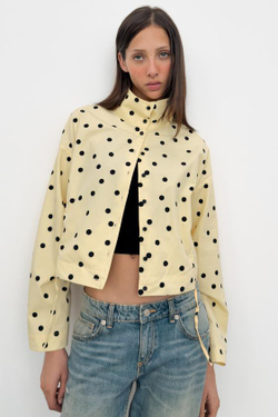 ZARA КУРТКА В ГОРОШЕК СО СБОРКАМИ, ЧЕРНЫЙ/ЖЕЛТЫЙ