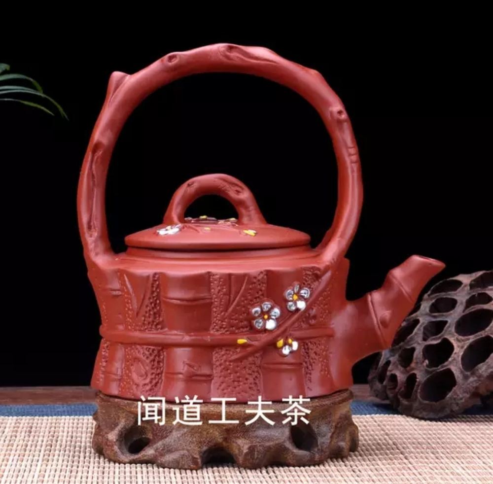 252007 Чайник "Сакура и бамбук" 270мл, высота 14, диаметр 10, глина. Цвет - красный