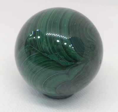 Сувенирный шар из малахита