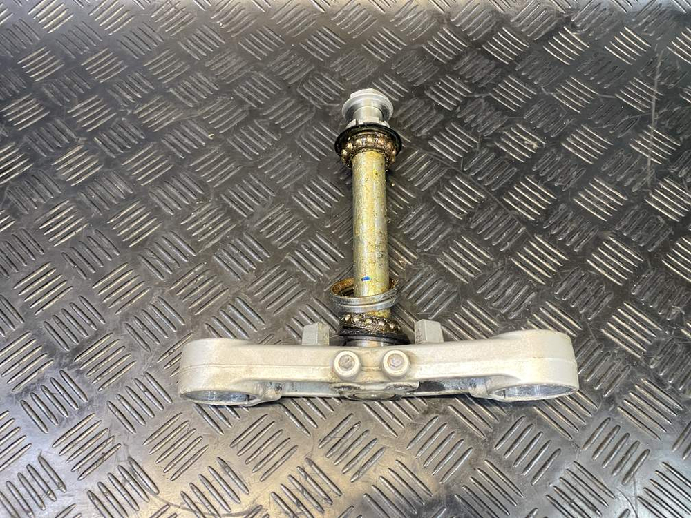 Траверса нижняя Yamaha FJR1300A RP13A 2010