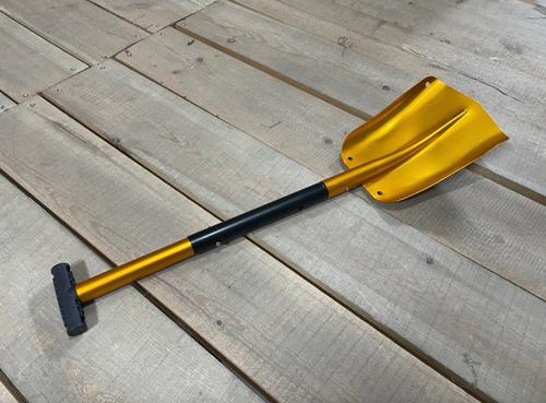 Лопата для очистки снега автомобильная, алюминиевая 82 см, золото (1 шт.)