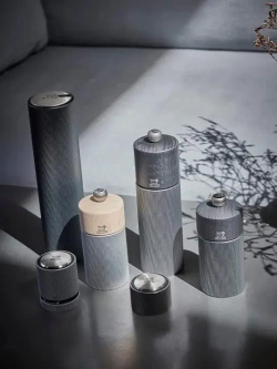 Peugeot Мельница для соли Line 18 см из темного карбона