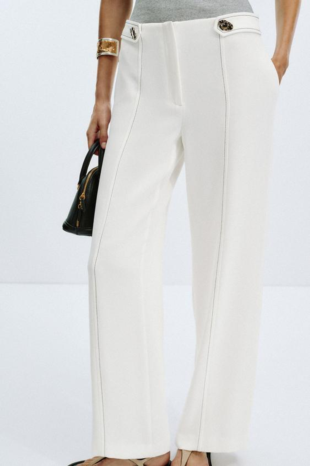 ZARA БРЮКИ СО ШЛЕВКАМИ И КОНТРАСТНОЙ СТРОЧКОЙ, ЖЕЛТОВАТО-БЕЛЫЙ