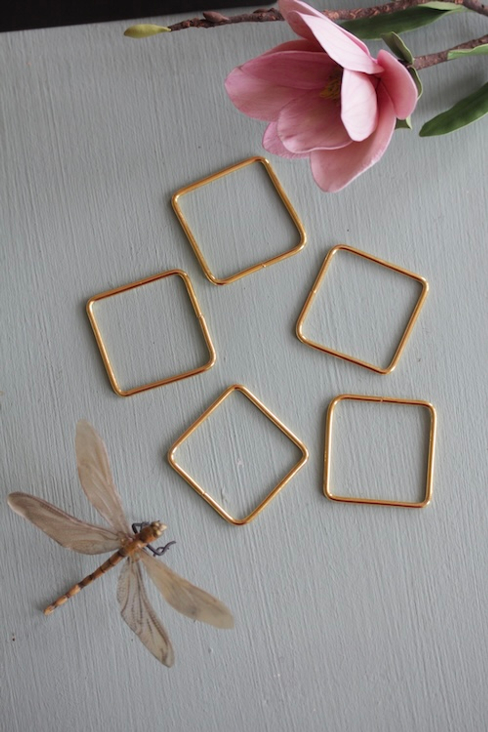 Основы металлические "Квадратики 5 см", цвет золотистый, неразъемные 5 штук /основа для декорирования и ловца снов Квадратик