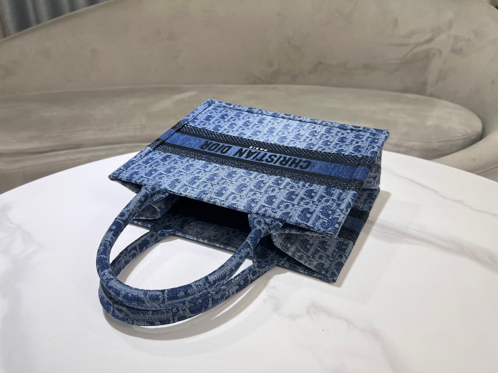 Christian Dior Book Tote 26 cm