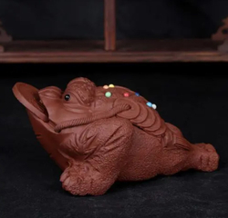 250058 Фигурка "Жемчужная жаба", выс.56*112, глина