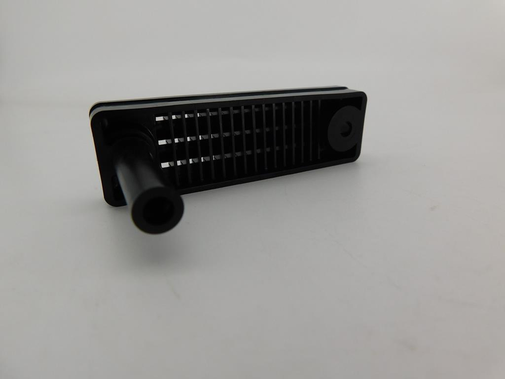 Решетка водозаборника правая Suzuki DF40A DF50A DF60 DF70 DF90 DF100 DF115 DF140 17632-90J00-000