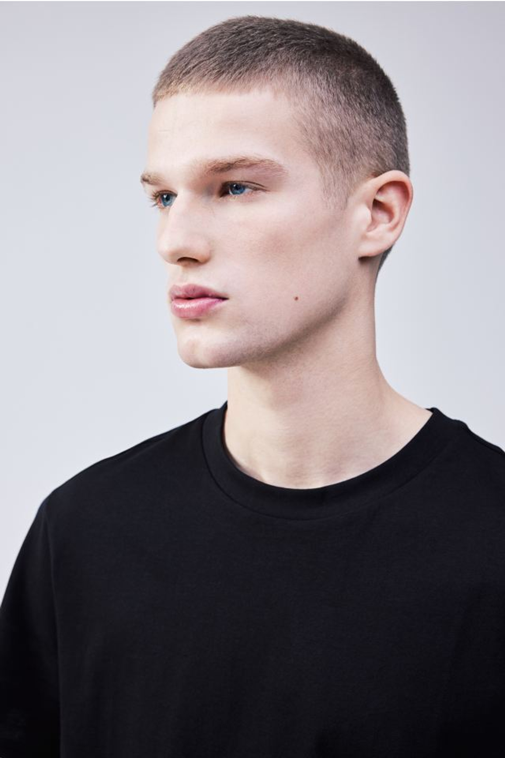 H&M  УДЛИНЕННАЯ ФУТБОЛКА, ЧЕРНЫЙ