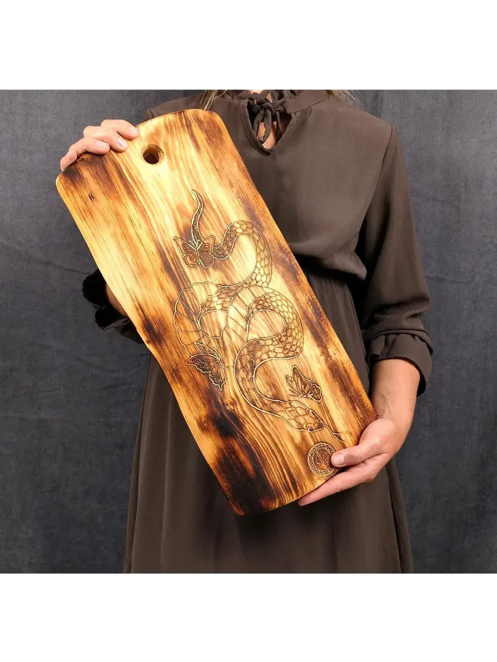 Доска разделочная деревянная из Кедра. "Змея"
