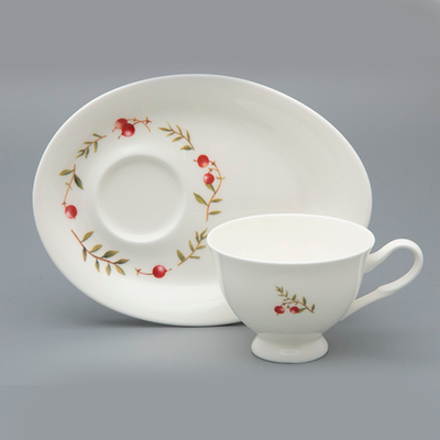 Чашка с блюдцем чайная ф. Премиум рис. Клюква арт. 81.33549.00.1