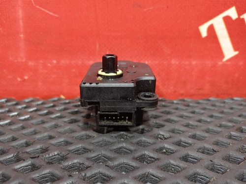 Моторчик заслонки отопителя