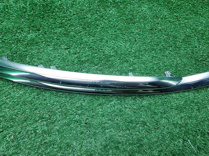 Молдинг переднего бампера Mercedes S W222 (17-20)