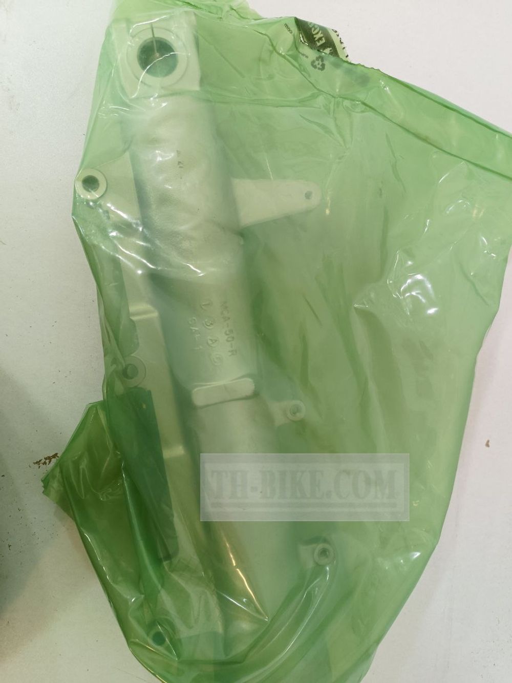 51420-MCA-A81. CASE, R. BOTTOM (SHOWA)