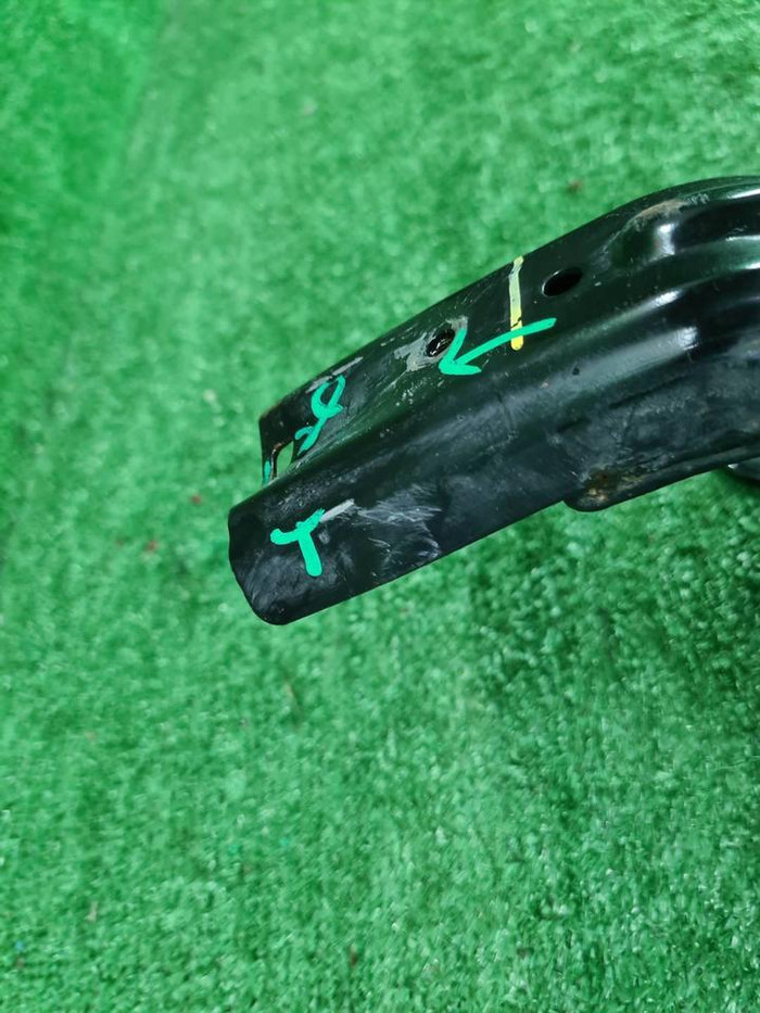 Усилитель передний Kia Rio 4 FB (2017-2020)