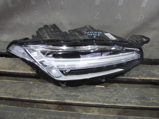 Фара правая LED Volvo XC90 2 14-19 Б/У Оригинал 31677039