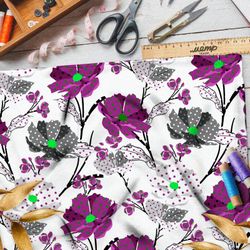 Ткань атлас контрастные цветы на белом фоне с яркими акцентами