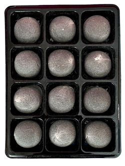 Пирожные моти Kung Fu Mochi черные с клубничной начинкой 180 г