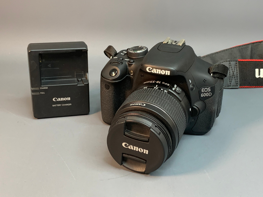 Canon 600D kit 18-55mm 3.5-5.6 III 4.812 Кадров