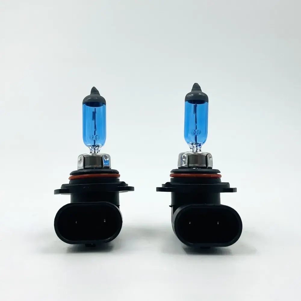 Лампа HB4 галогеновая с яркостью ксенона 6000K Clearlight