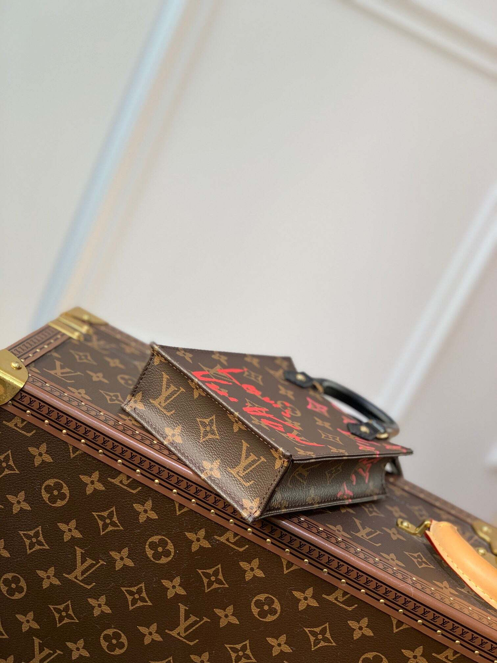 Louis Vuitton Petit Sac Plat