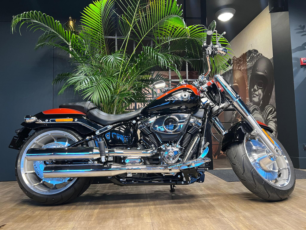 Harley-Davidson Fat Boy (Whiskey Fire/Black) 2025