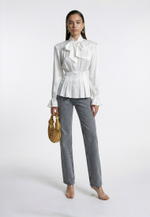 Блуза с бантом приталенная