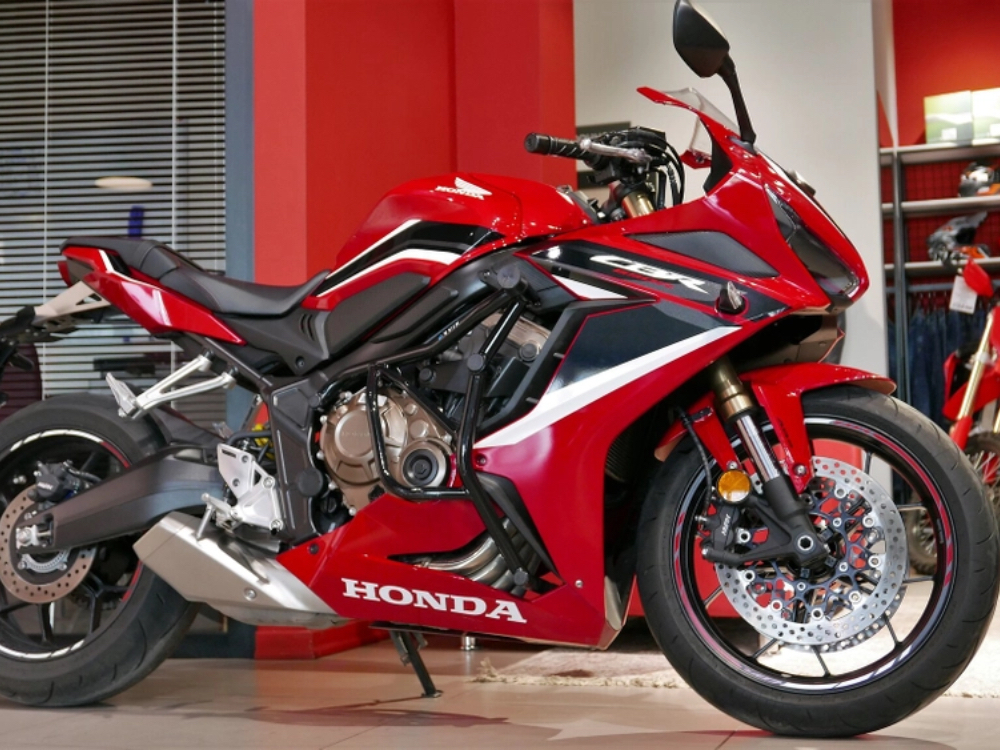 Honda CBR 650R red