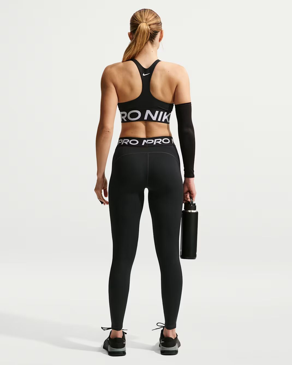 Nike Pro Sculpt Женский спортивный бюстгальтер со средней поддержкой и вставками - NIKE
