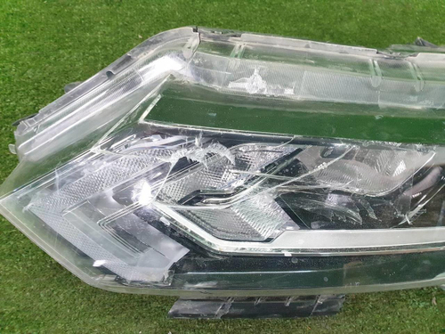 Битая Фара левая Nissan Qashqai 2 j11 (17-23) галоген