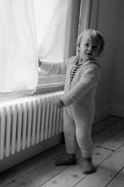 ZARA ДЛИННЫЙ КОМБИНЕЗОН КРУПНОЙ ВЯЗКИ С КАПЮШОНОМ, СВЕТЛО-БЕЖЕВЫЙ