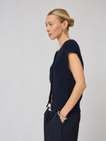 Жилет вязаный на пуговицах