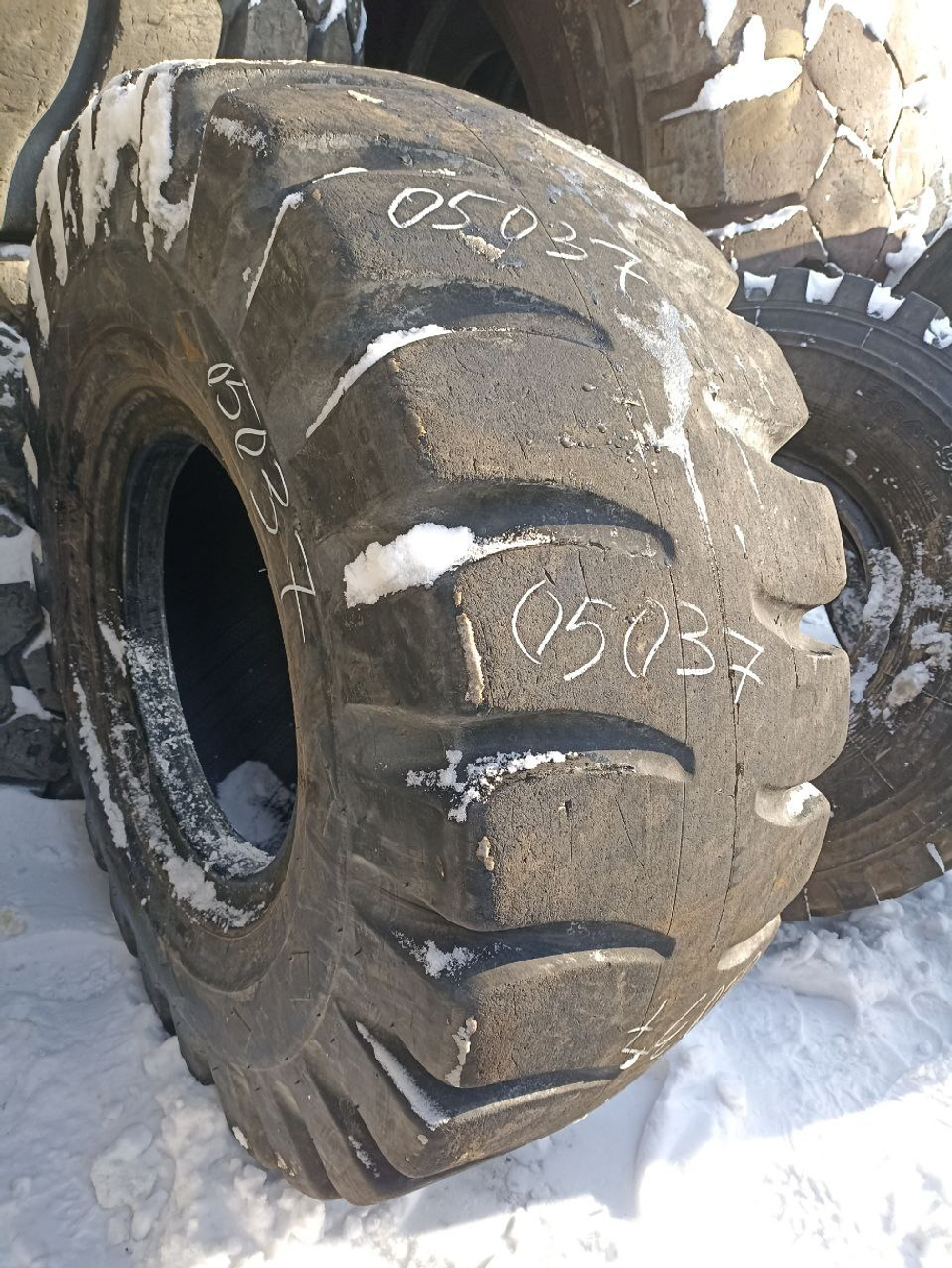 23.5-25 Goodyear HRL-EL-3A шина б/у