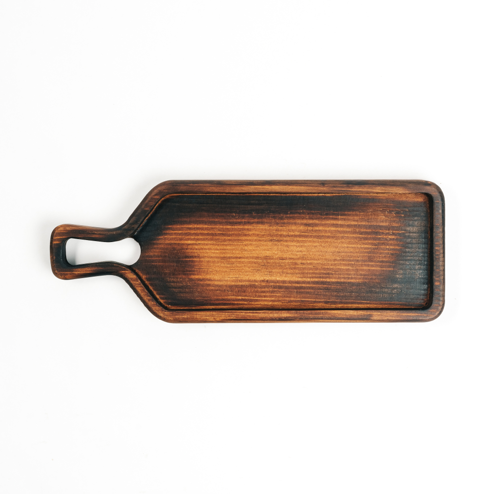 Доска для подачи блюд и закусок из древесины сибирского кедра "бутылка". RD97