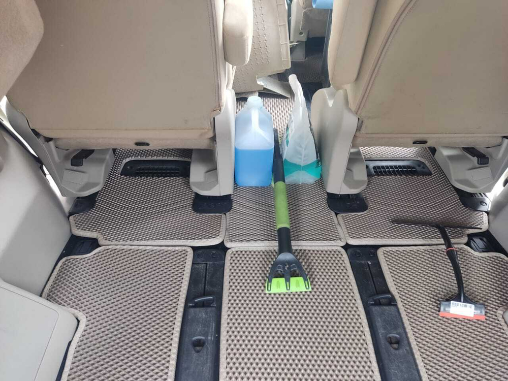 Автоковрики для Mitsubishi Delica D5, ПРАВЫЙ РУЛЬ. Второй ряд - КАПИТАНСКИЕ СИДЕНЬЯ. (2007-2019)