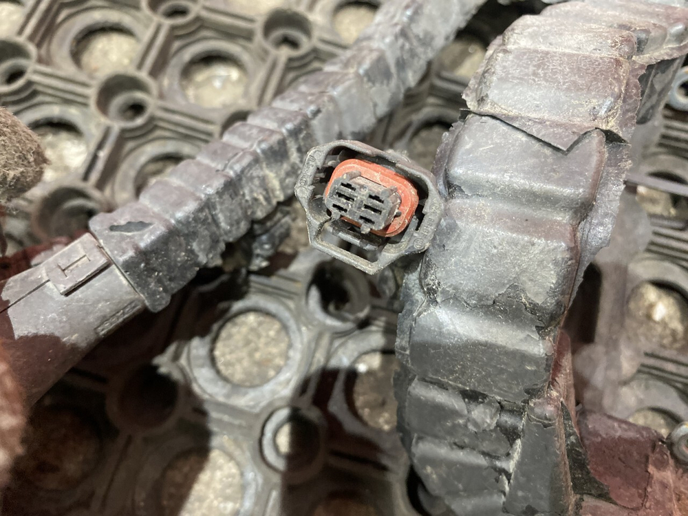 Проводка форсунок двигателя MX13 2019г