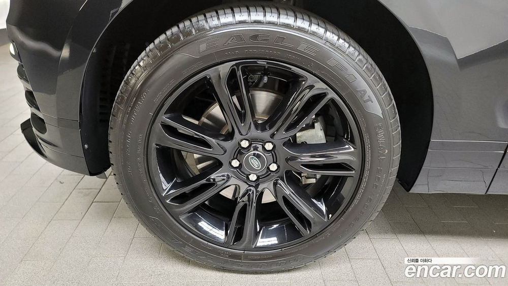 Land Rover Range Rover Bella 2.0 P250 LE (10.2023)