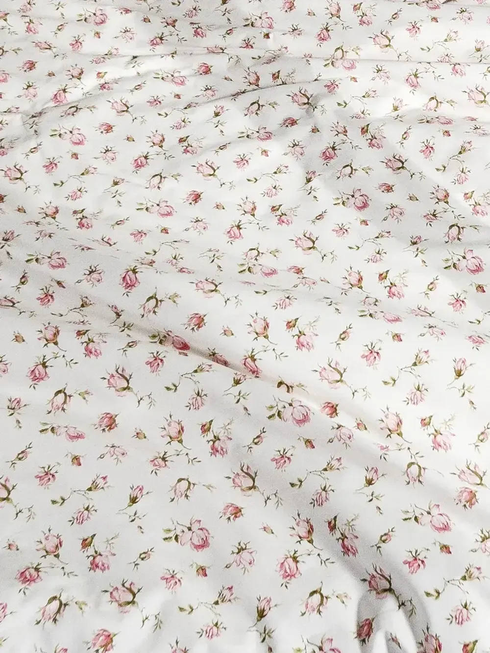 Декоративная наволочка с рюшами, оборками "Розовые бутоны" 50х70 см, 1 шт, без молнии