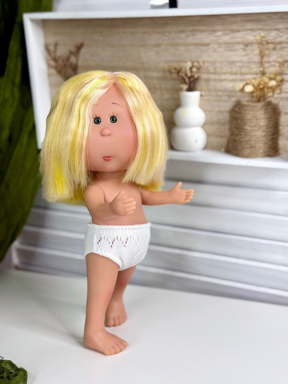 Кукла Nines виниловая 23см Little Mia без одежды (3199W28)