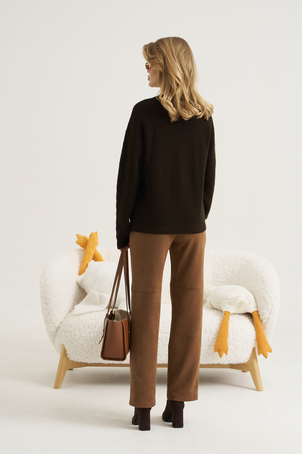 Свитер с крупной вязкой шоколадный