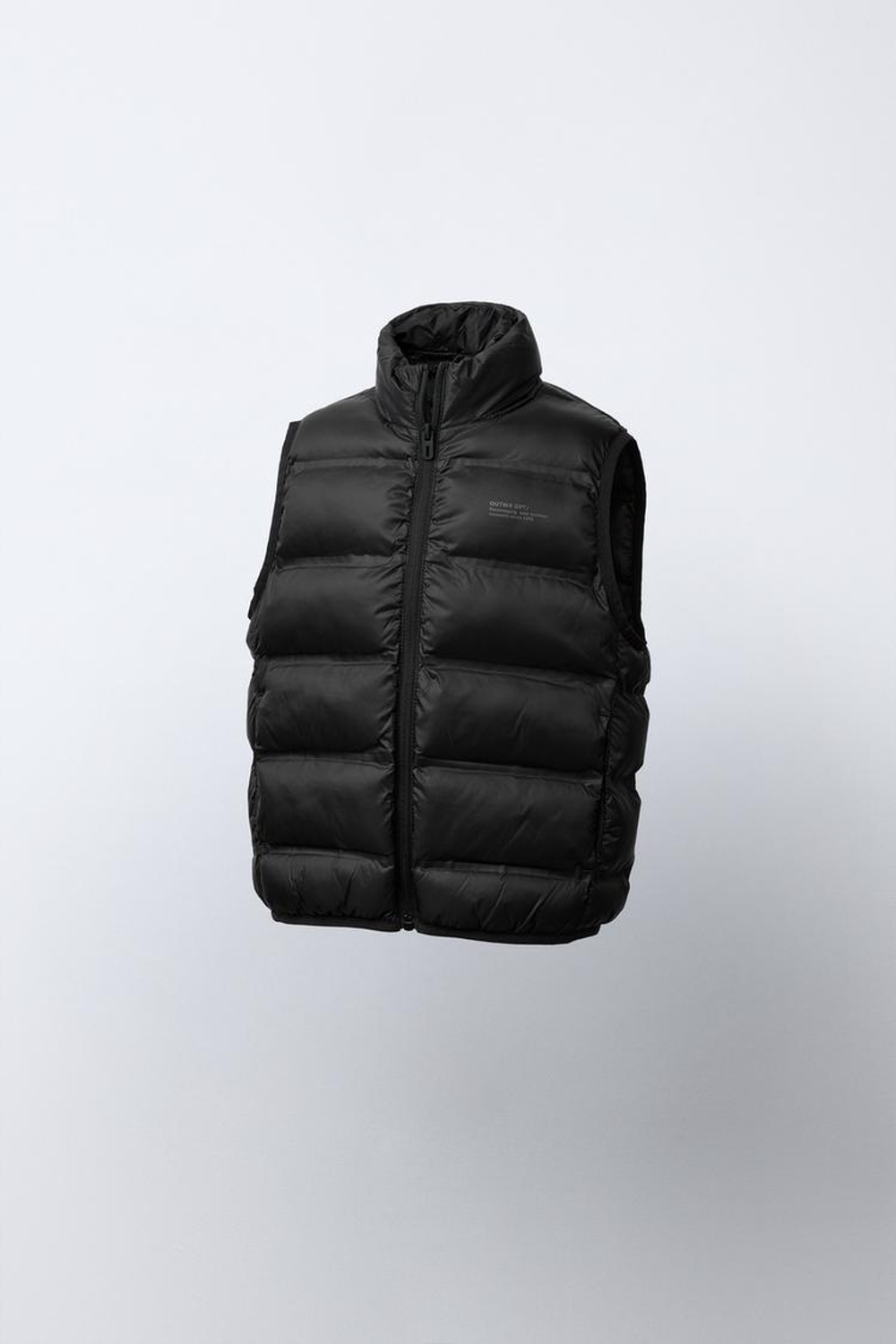 ZARA ЛЕГКИЙ ЖИЛЕТ С КАПЮШОНОМ WATER REPELLENT, ЧЕРНЫЙ