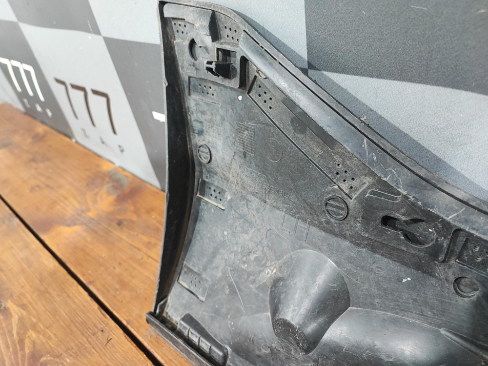 Накладка двери задней левой Volvo XC40 17-нв Б/У Оригинал 31448318