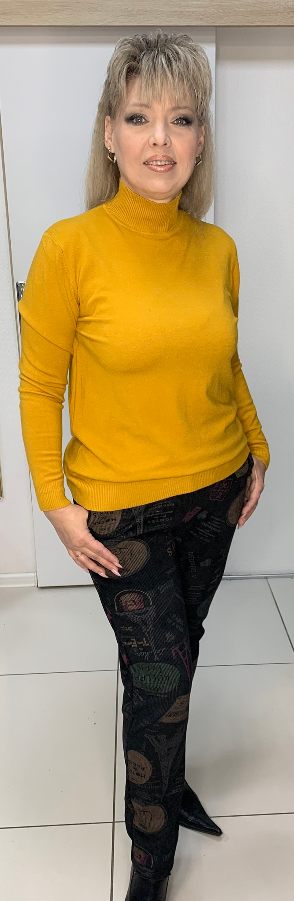 Тонкая водолазка с горловиной-стойка