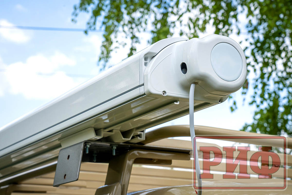 Маркиза автомобильная 2,5х2,0 м кассетная с электроприводом, корпус белый РИФ