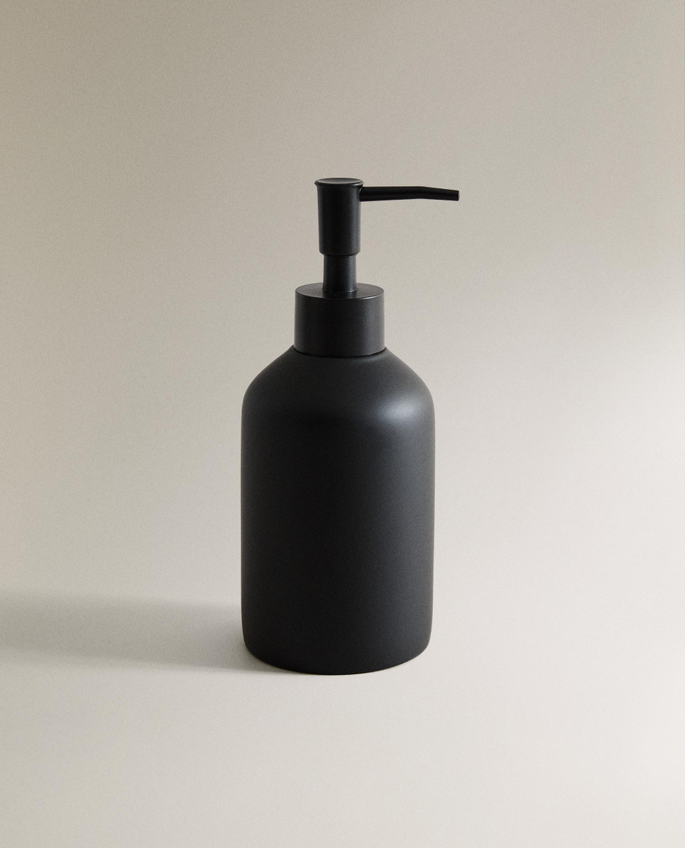 Zara Home дозатор для жидкого мыла, пластик, чёрный · 7531/466