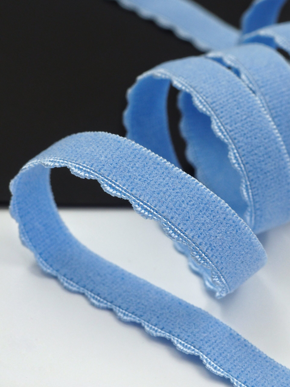 Резинка отделочная голубая ажурная ширина 11 мм с учетом фестона